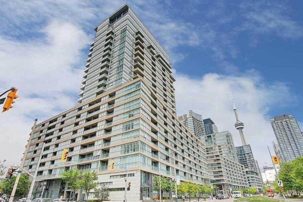 Three-Bedroom Condo With Free Parking Nearby Cn Tower With Lake View Toronto Exteriér fotografie