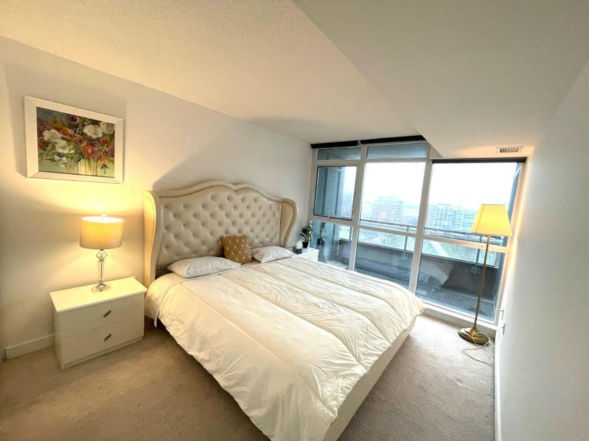 Three-Bedroom Condo With Free Parking Nearby Cn Tower With Lake View Toronto Exteriér fotografie
