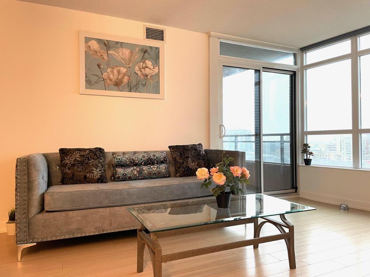 Three-Bedroom Condo With Free Parking Nearby Cn Tower With Lake View Toronto Exteriér fotografie